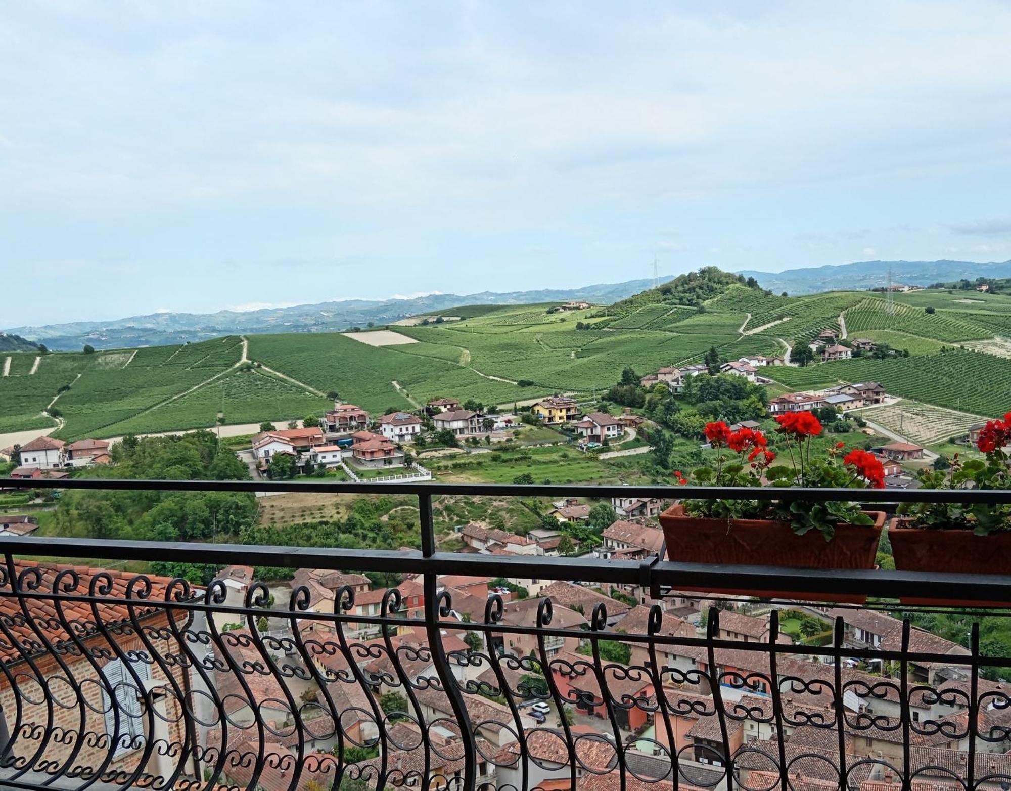 Teresa Al Belvedere Rooms&Holidayapartments Camere&Appartamenti Castellinaldo 外观 照片